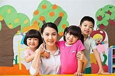 如何安抚新生入园哭闹情绪